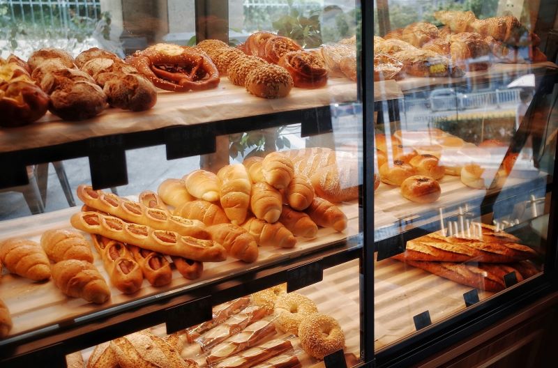 Merdenea cu brânză sau croissant cu unt? Le poți avea pe ambele și ceva mai mult